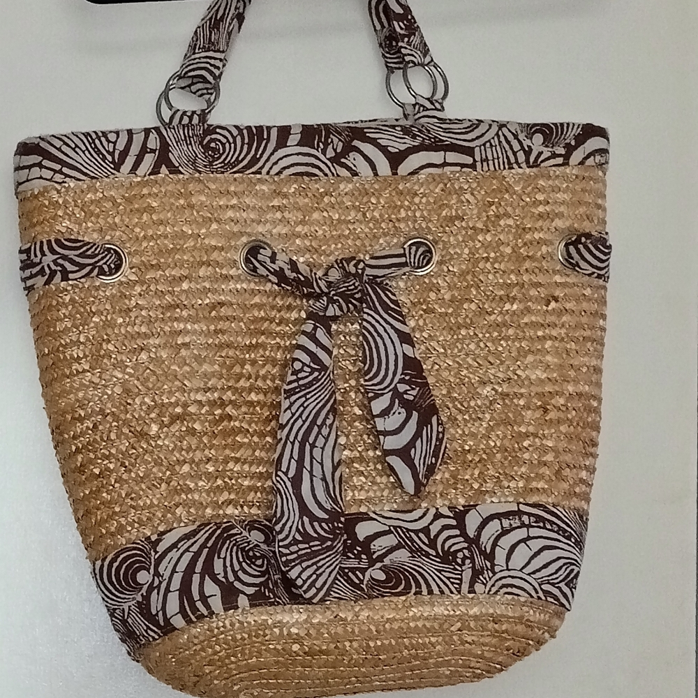 Straw beach bag